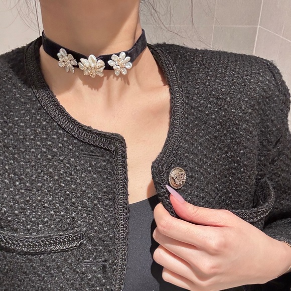 Pearl Chocker - Picture 2 of 2